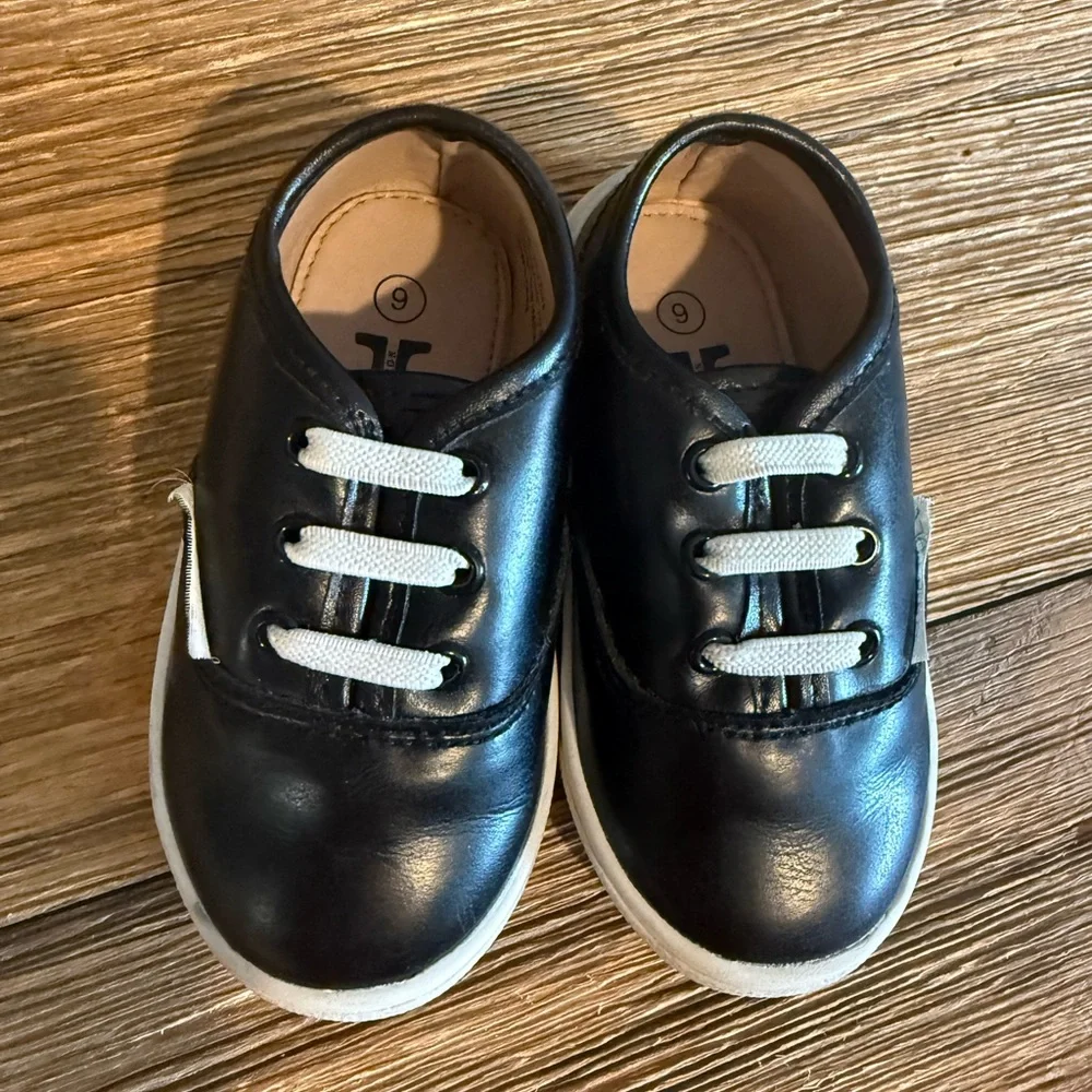 Tiny toes toddler leather black sneakers